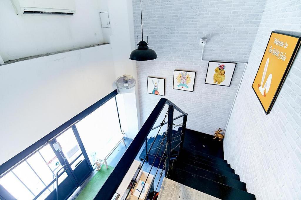 The Rabbit'S Hole Hostel Bangkok Extérieur photo