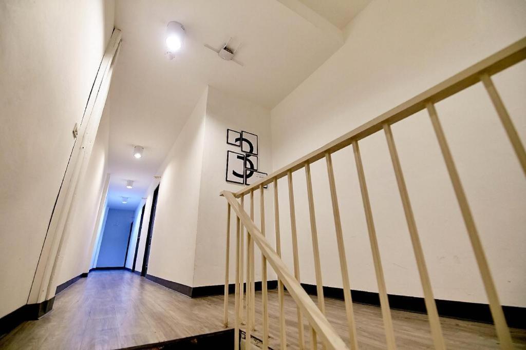 The Rabbit'S Hole Hostel Bangkok Extérieur photo