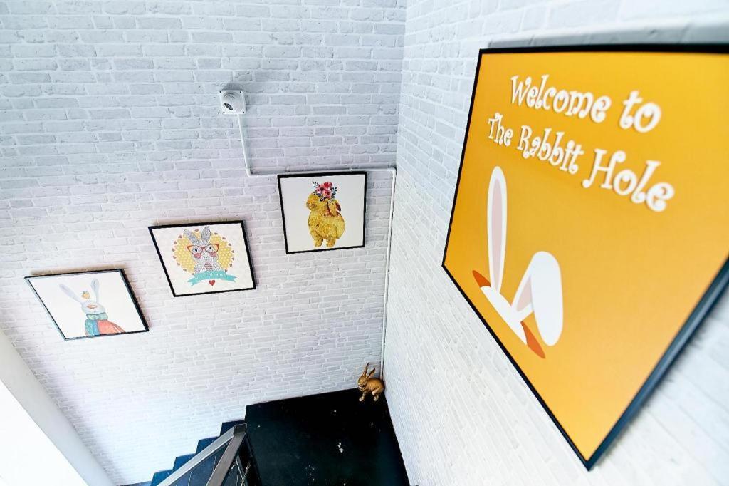 The Rabbit'S Hole Hostel Bangkok Extérieur photo