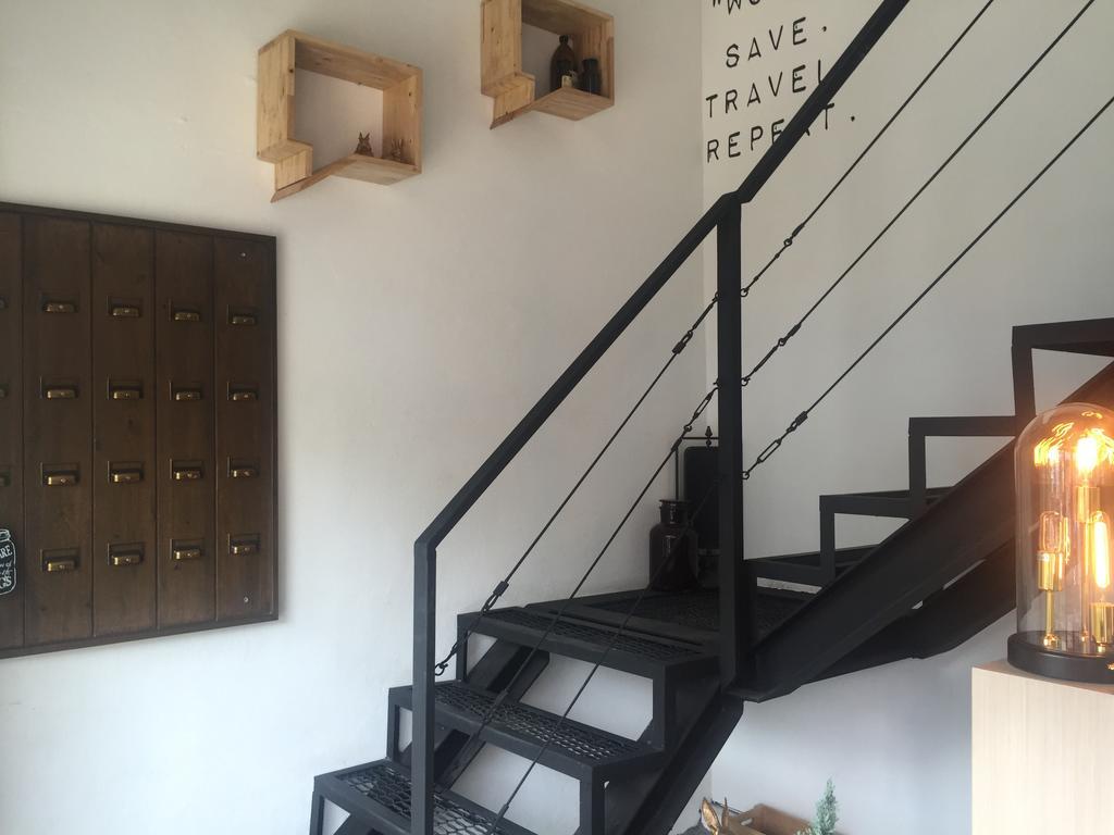 The Rabbit'S Hole Hostel Bangkok Extérieur photo