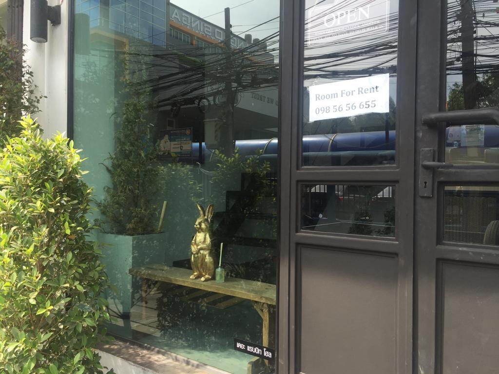 The Rabbit'S Hole Hostel Bangkok Extérieur photo