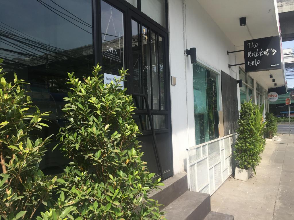 The Rabbit'S Hole Hostel Bangkok Extérieur photo