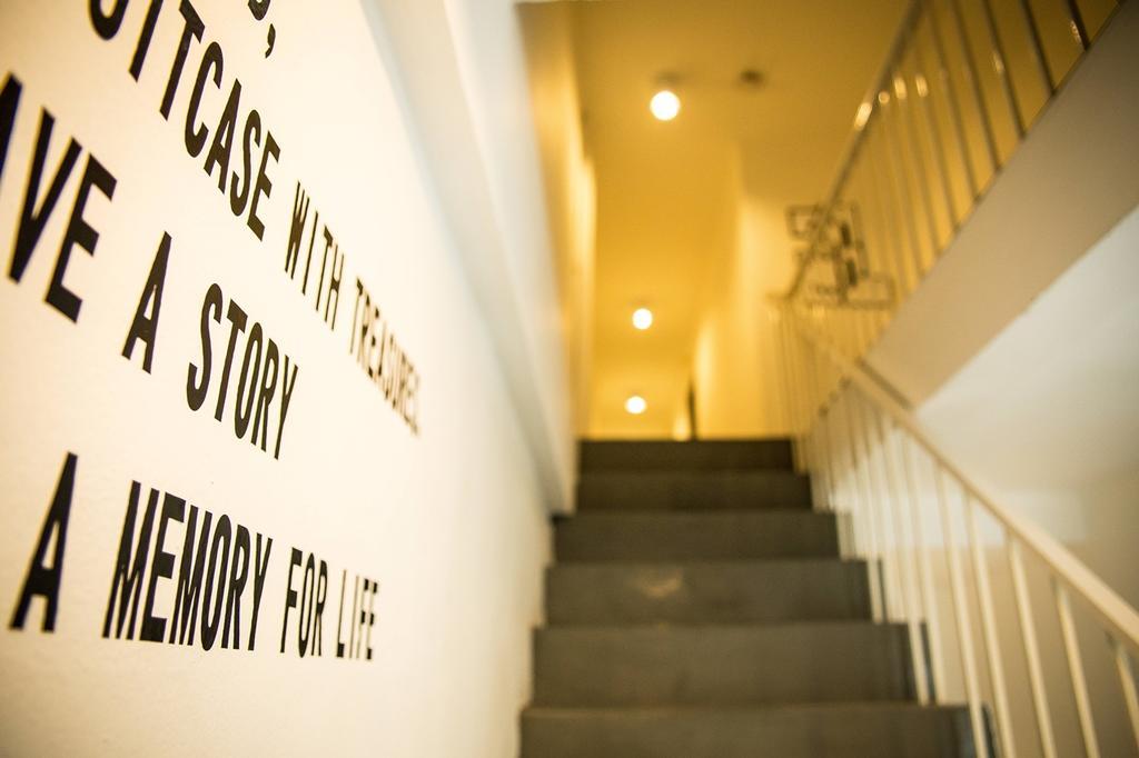 The Rabbit'S Hole Hostel Bangkok Extérieur photo